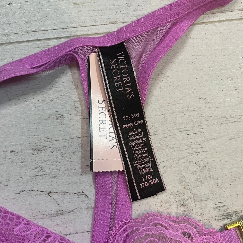 Victoria's Secret Very Sexy Purple Lace Thong Jeweled Chain Detail Large